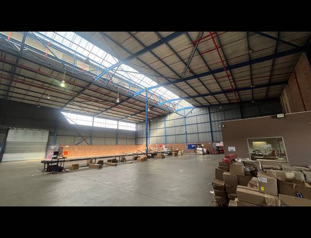 6,932M² WAREHOUSE TO LET IN SPARTAN